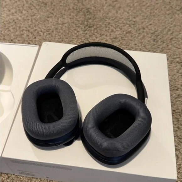 Apple 🖤🎧AirPods Max🎧🖤(Latest) USB-C ANC Over-Ear Noise Canceling Headphone